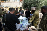 14-08-01-visit-soldiers-sderot-11