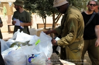 14-08-01-visit-soldiers-sderot-12